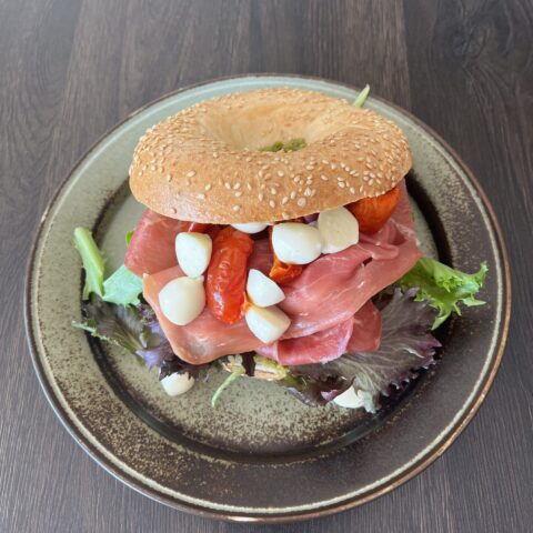 Bagel med serrano sep22